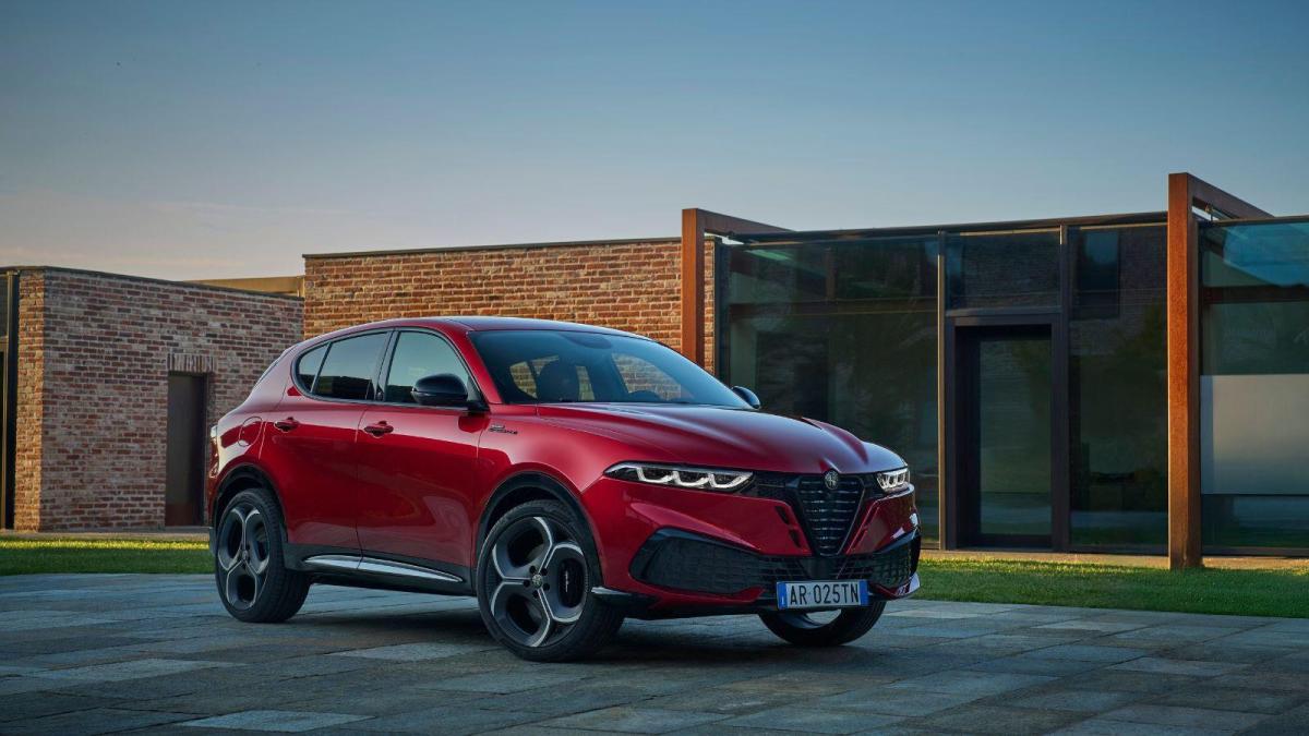Alfa Romeo Tonale, come cambia con il restyling: motori, interni e allestimenti Alfa Romeo Tonale, come cambia con il restyling: motori, interni e allestimenti