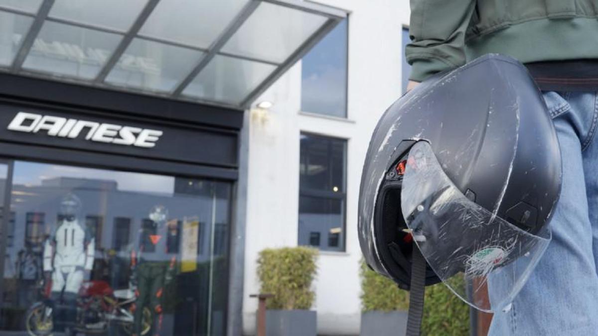 Life Impacto: il progetto Dainese che ricicla i caschi da moto Life Impacto: il progetto Dainese che ricicla i caschi da moto