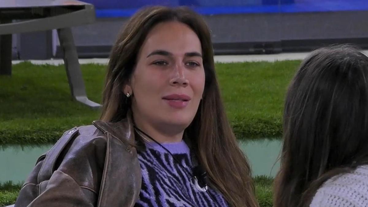 Grande Fratello, coming out di Ivana Castorina: "Sono una donna trans" Grande Fratello, coming out di Ivana Castorina: "Sono una donna trans"