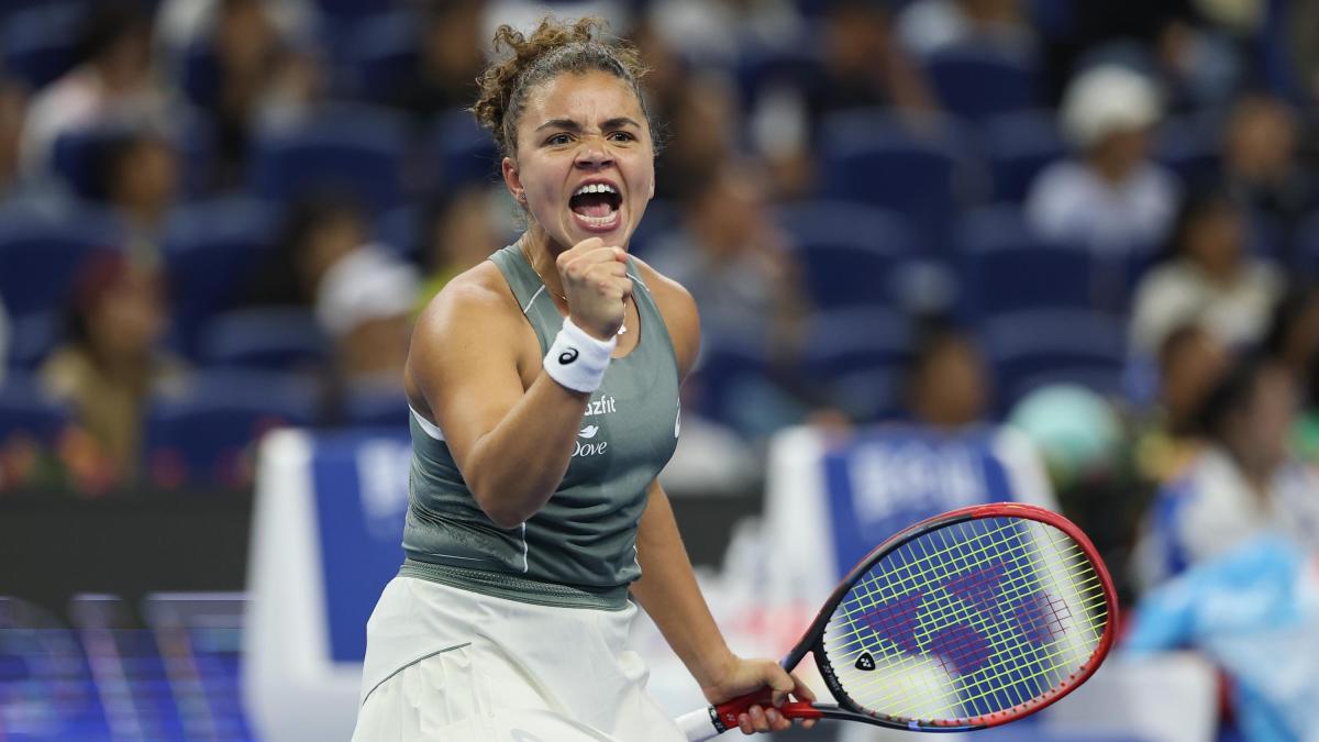 Paolini, doppio colpo: travolge Kudermetova, le Finals sempre più vicine Paolini, doppio colpo: travolge Kudermetova, le Finals sempre più vicine