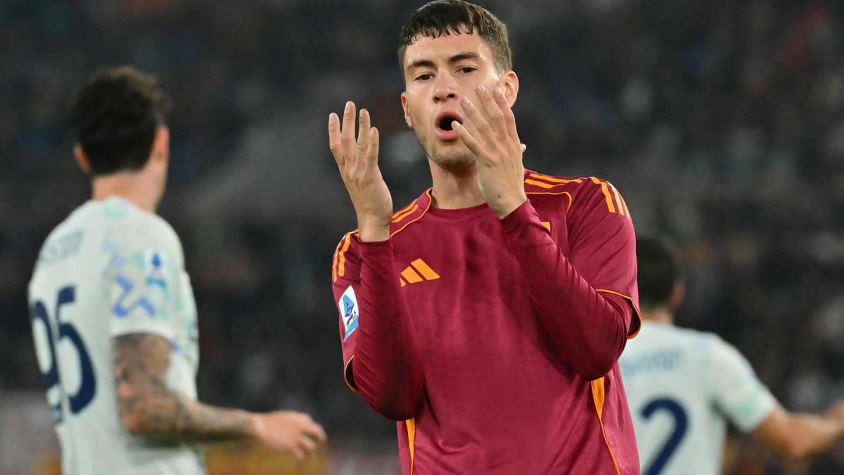 Soulé posta una canzone contro la Polizia. Il sindacato: "E la Roma condivide?"