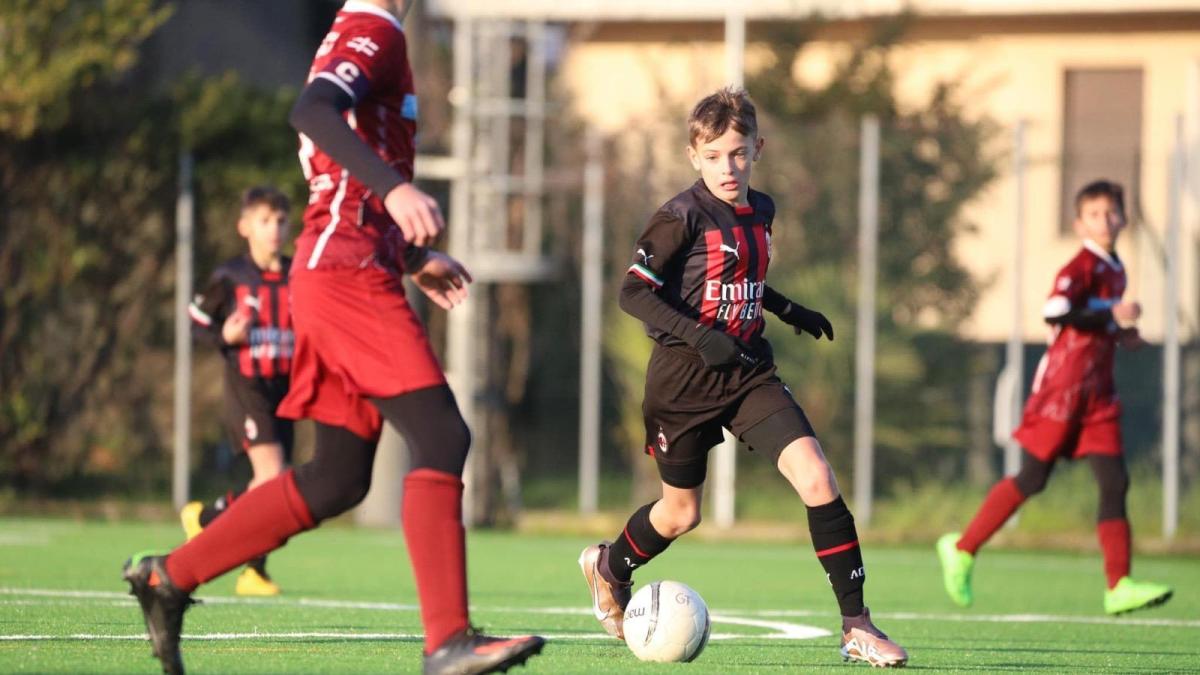 Il Milan sta crescendo un nuovo Camarda. Lo chiamano Sheva Il Milan sta crescendo un nuovo Camarda. Lo chiamano Sheva