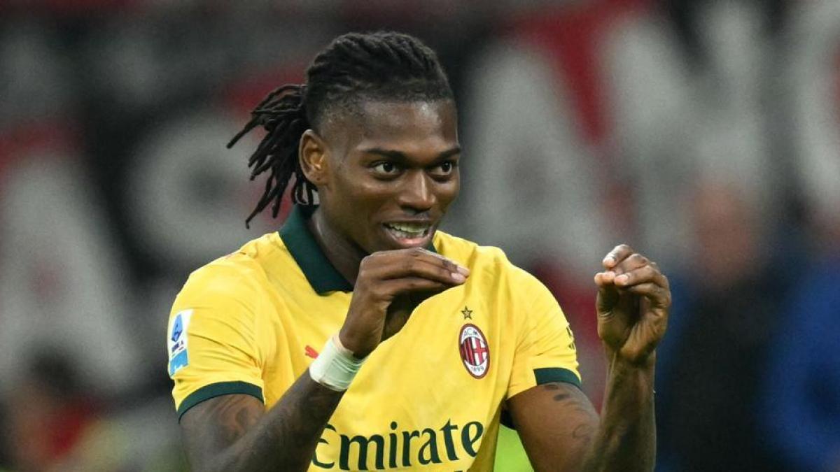 Ecco il vero Leao! Doppietta di Rafa, il Milan rimonta la Fiorentina ed è primo da solo
