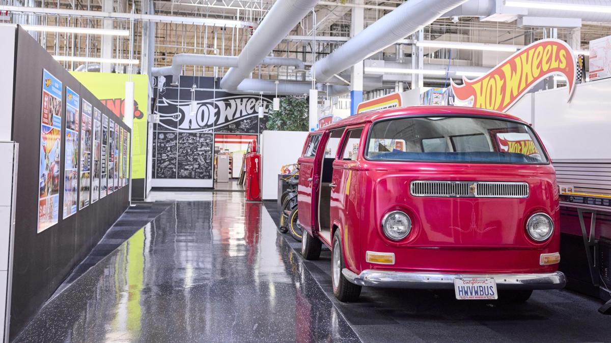 dove nascono le hot wheels viaggio nel centro design delle automobiline pi249 famose al mondo