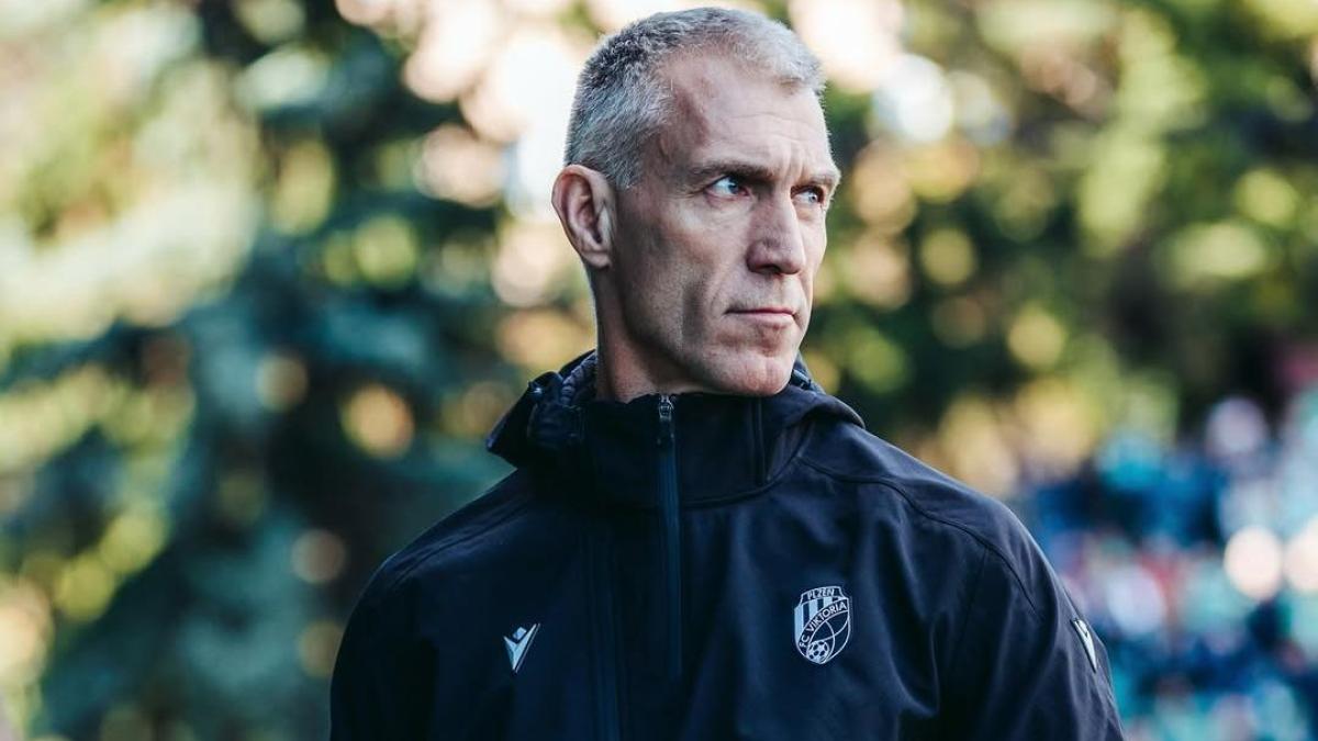 Hysky, tecnico del Plzen: "La Lazio? La Roma è migliore in tutto, anche i tifosi sono più importanti" Hysky, tecnico del Plzen: "La Lazio? La Roma è migliore in tutto, anche i tifosi sono più importanti"