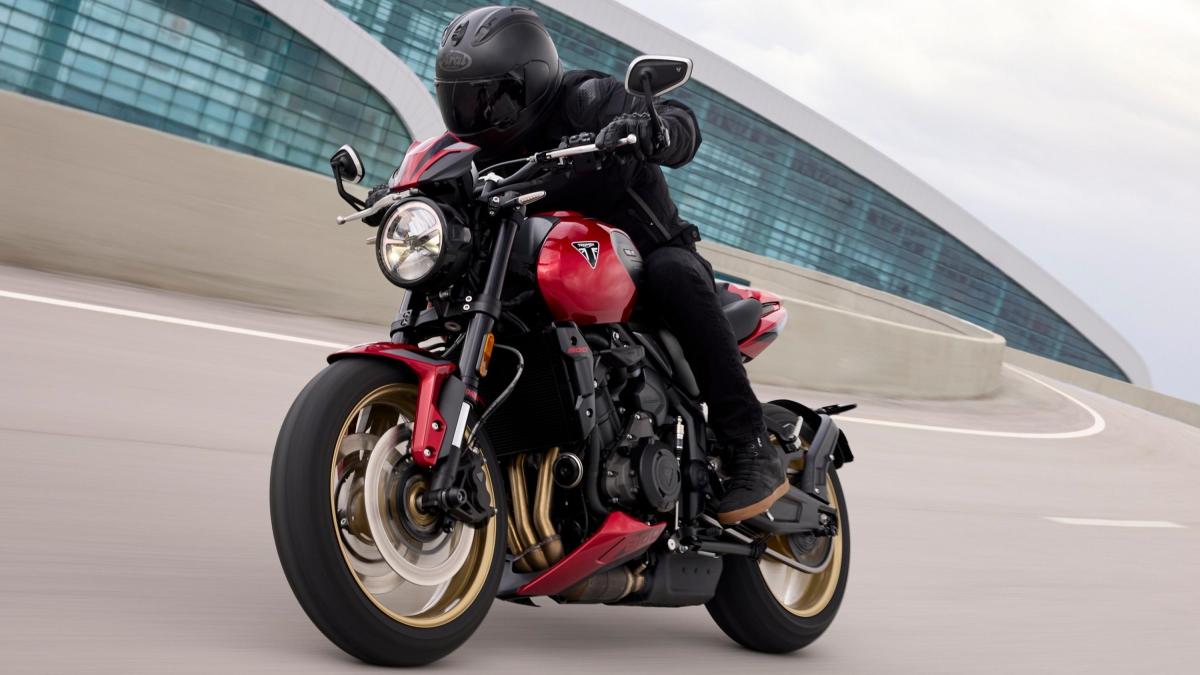 Triumph svela la Trident 800: naked per tutti i giorni con anima sportiva Triumph svela la Trident 800: naked per tutti i giorni con anima sportiva