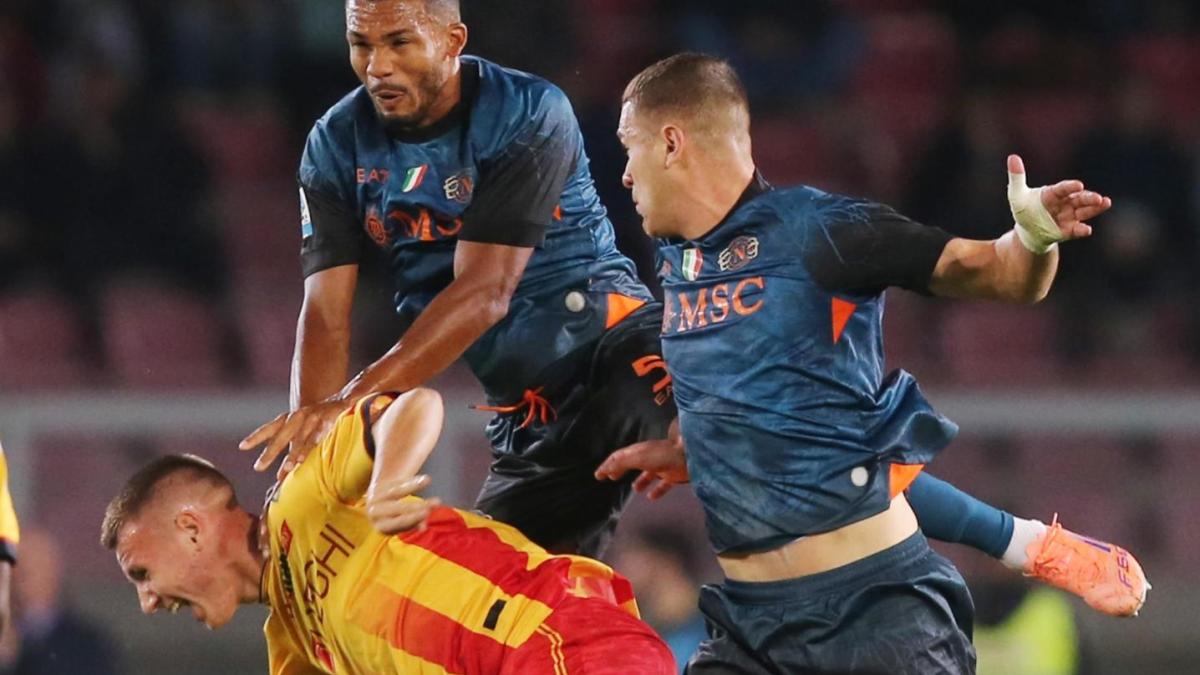 La tensione, il rigore parato, gli occhi lucidi in panchina: Camarda, anatomia di una serata no