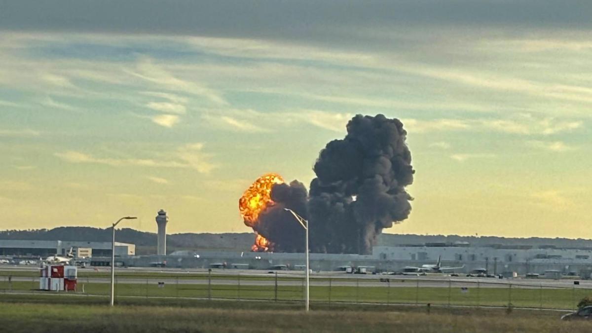 Usa, aereo cargo si schianta dopo il decollo: almeno 7 morti