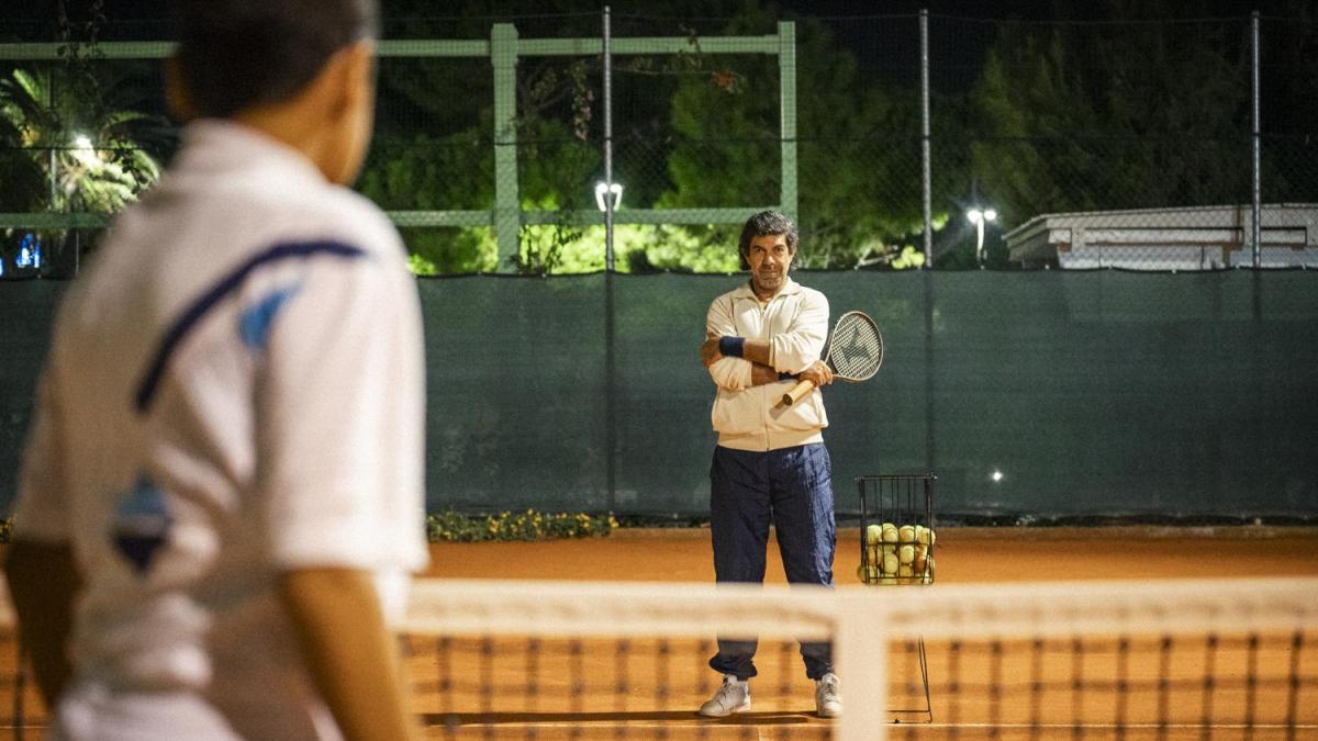 Favino: “Io, Sinner, il tennis e le mie fragilità. Vorrei interpretare Di Bartolomei”