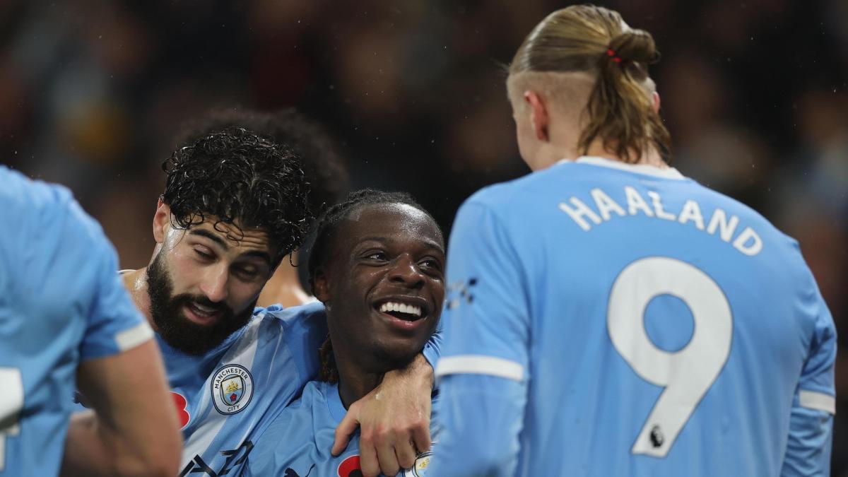 Guardiola, 1000 panchine col brindisi: Doku devasta il Liverpool, per Slot è crisi nera