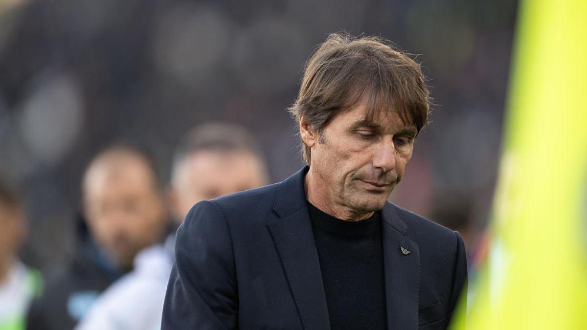 Il Napoli sta con Conte: piena fiducia. E il suo sfogo toglie alibi ai giocatori