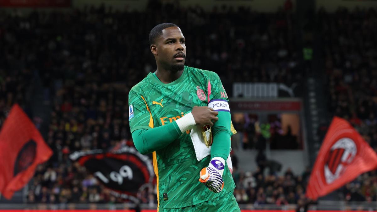 Juve su Maignan: così Comolli può convincere il portierone del Milan. E c