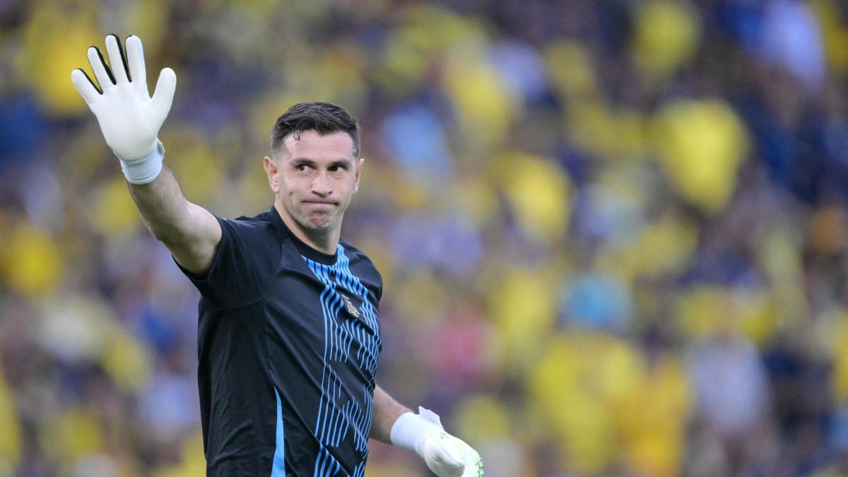 Il Dibu Martinez recupera, è pronto per un grande Mondiale. E sullo sfondo resta la Juve...