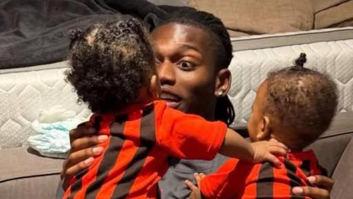 derby speciale per pap224 leao esordio a san siro per i gemellini e l anno prossimo 232 pronta la fascia