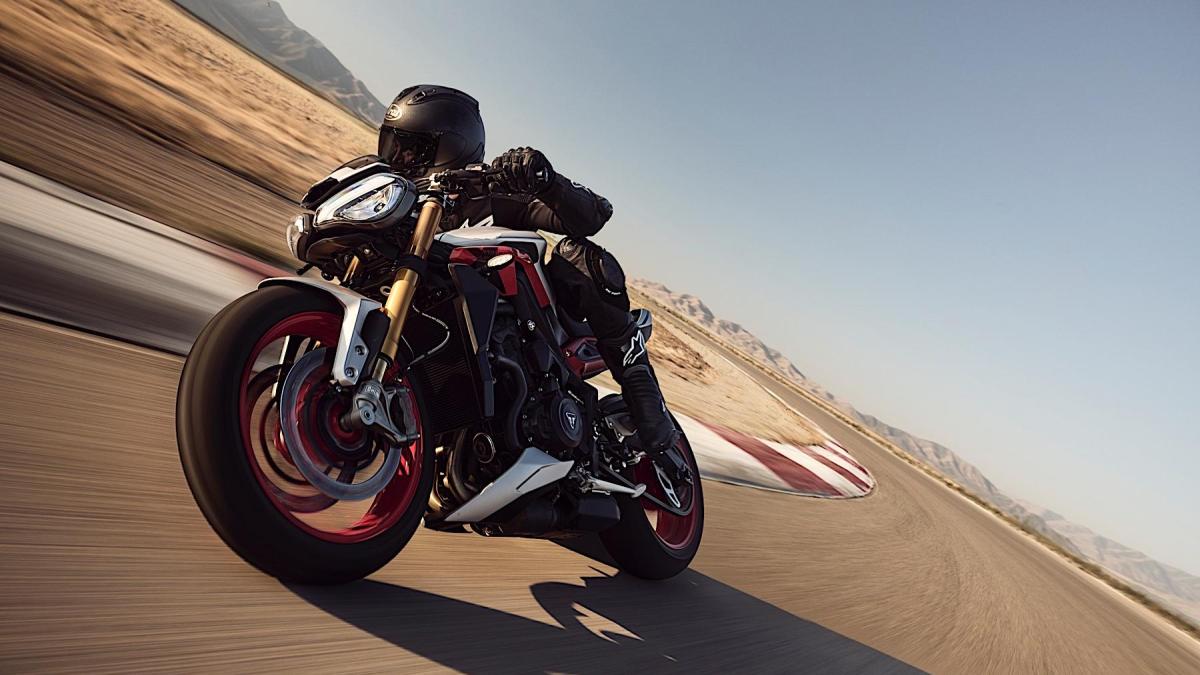 triumph motorcycles svela le nuove street triple 765 rx e street triple moto2 edition