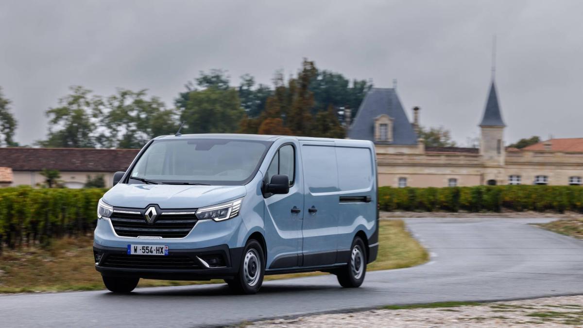 il renault trafic ora 232 anche elettrico