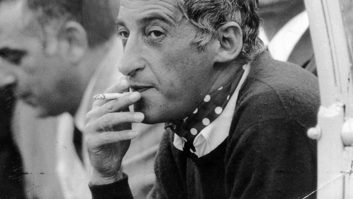 La leggenda del filosofo che portò lo scudetto a Cagliari: 100 anni fa nasceva Manlio Scopigno