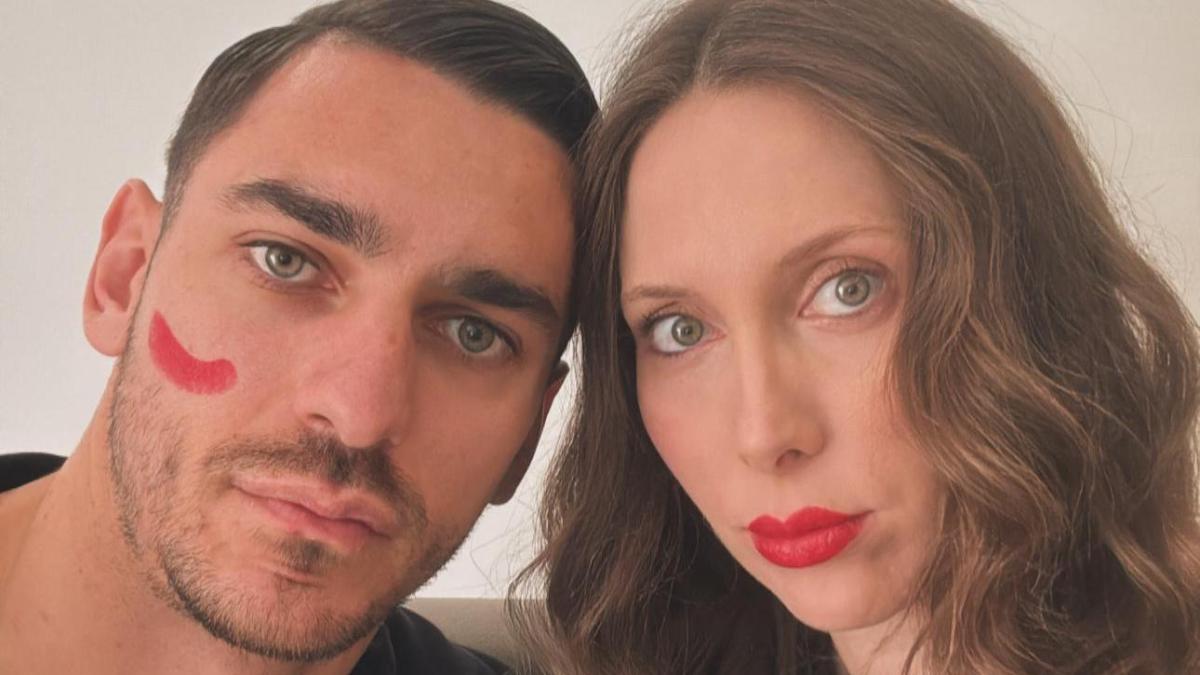 volti segnati palloni e fasce il calcio si tinge di rosso per le donne