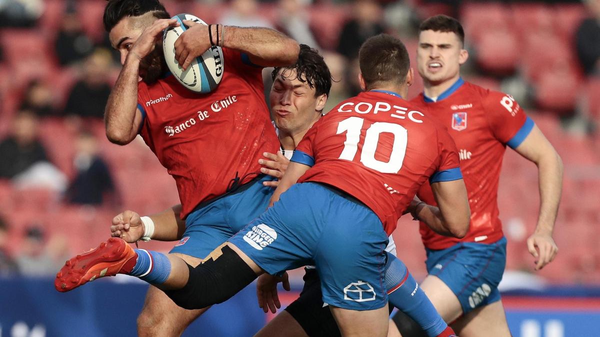 I campi di terra, le trasferte di tasca propria: la pazza storia del Cile, rivale dell