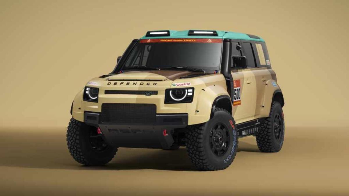 Defender Dakar D7X R, svelato il prototipo con motore V8 per i rally raid: al via anche Peterhansel