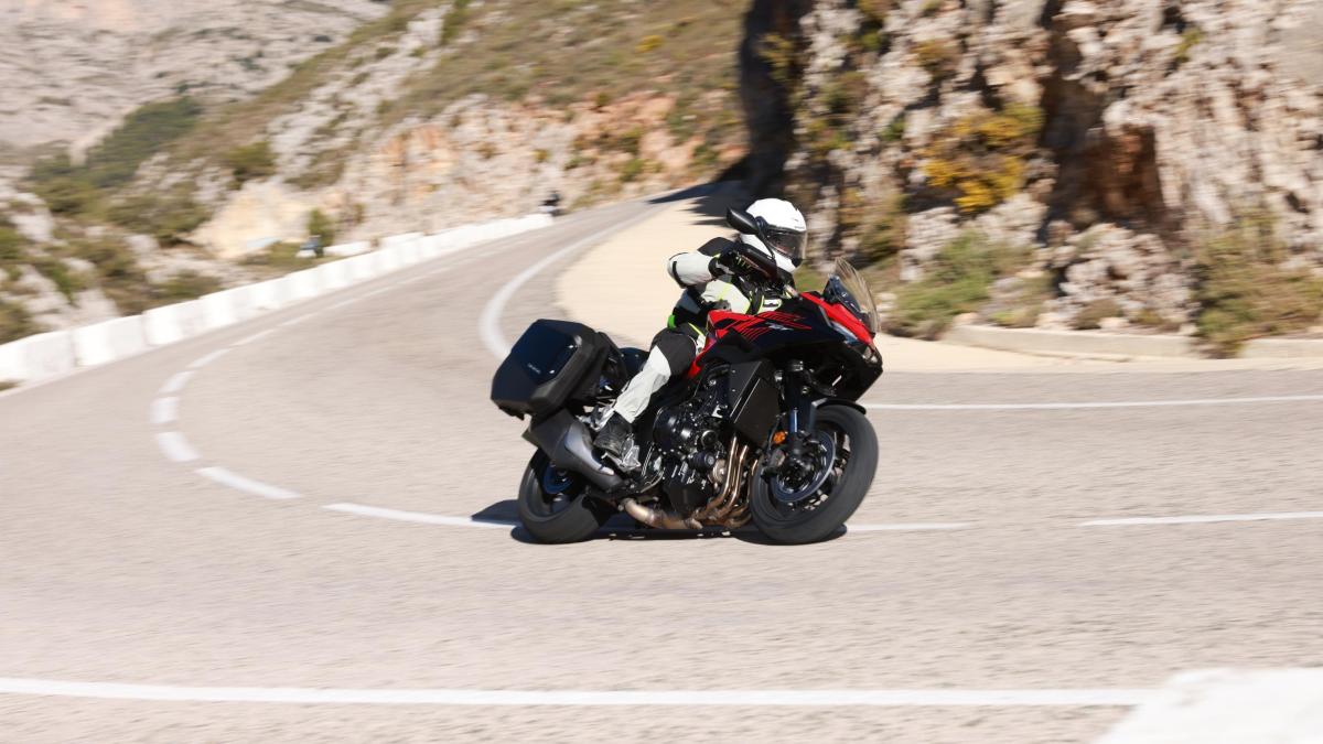 Honda CB1000GT: sport tourer pepata. Ecco come va