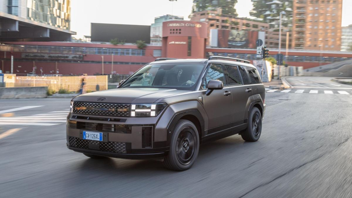 Hyundai Santa Fe: più potenza e autonomia per la plug in