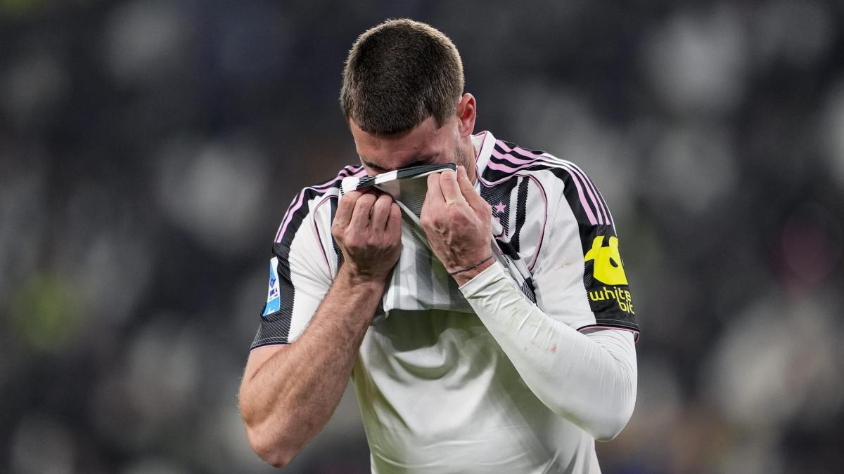 Juve, questa è una mazzata: lesione di alto grado per Vlahovic, fuori almeno 3 mesi