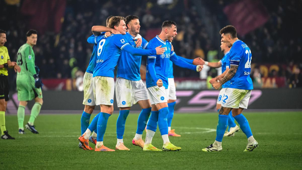 LIVE ALLE 18.30 Napoli Cagliari: Conte dà spazio a Lucca e Ambrosino