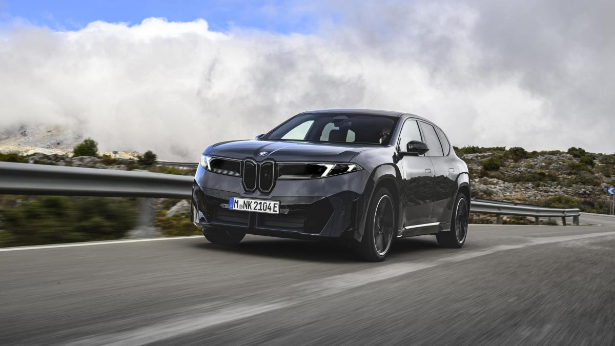 Bmw iX3, la rivoluzione della Neue Klasse: come va, prezzo e autonomia del Suv premium elettrico
