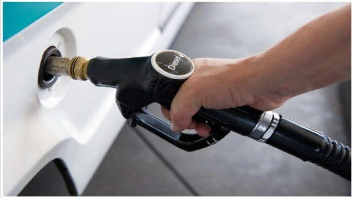 prezzi carburanti prorogato lo sconto per 21 giorni tagli accise differenti per benzina e diesel