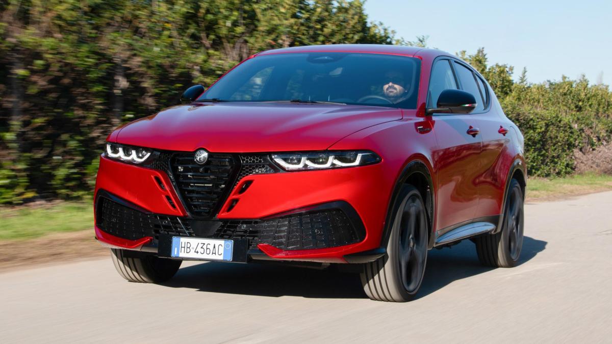 Alfa Romeo Tonale 2026, la prova: come va, consumi e prezzi del Suv ibrido plug-in