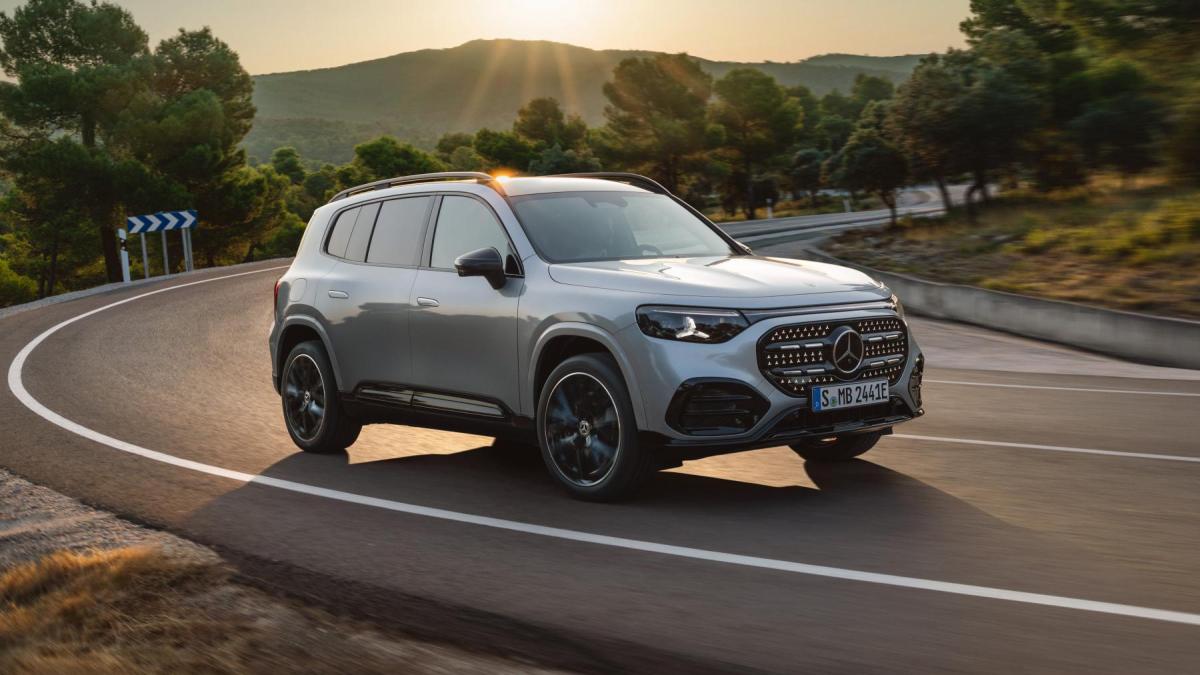 La Mercedes Glb diventa grande