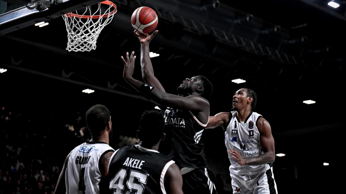 La Virtus domina Tortona nella "Beli night". Vittoria anche per Varese