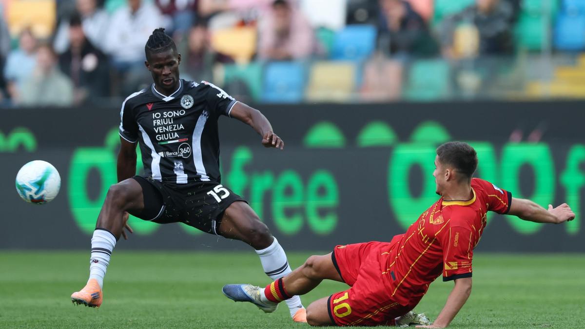 Lecce-Udinese, le formazioni ufficiali: Di Francesco con Cheddira, Runjaic punta su Bayo