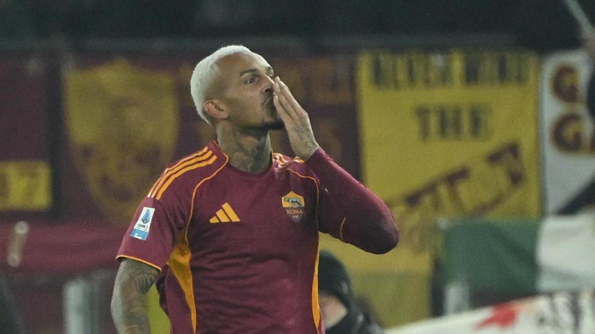 Wesley stende il Como, la Roma torna a sognare: Gasp domina Fabregas e l'Inter è solo a +3...