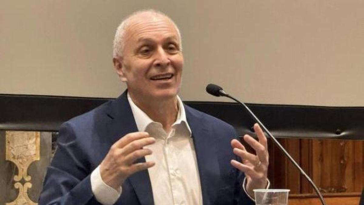 Va in pensione Franco Bragagna, voce storica dello sport in Rai: ha raccontato 17 Olimpiadi