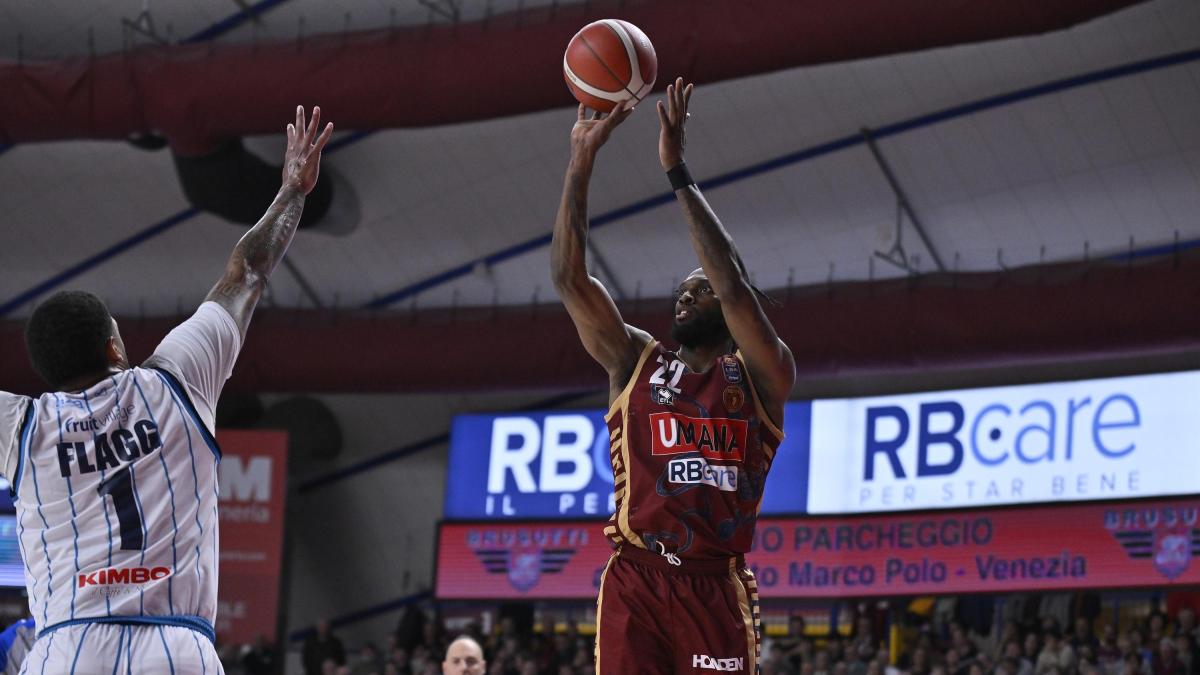 Serie A: Venezia suona la nona e vola alle Final Eight. Trapani crolla a Sassari