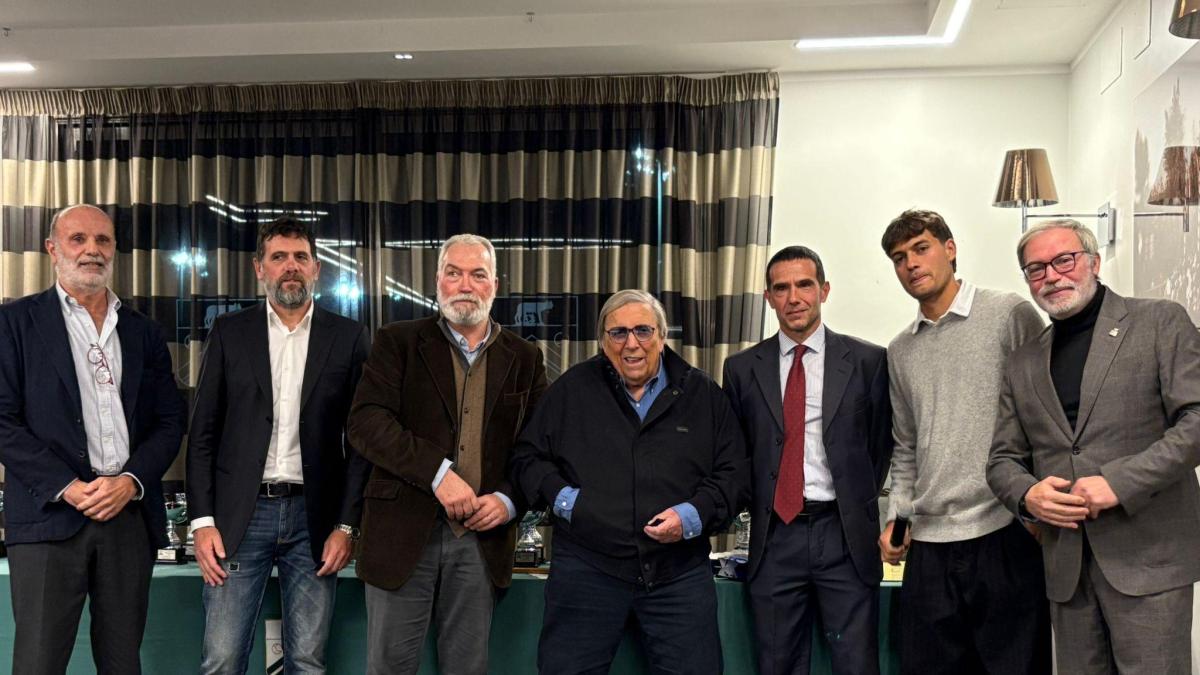 Cobolli inaugura il campo dedicato a Pietrangeli al Tc Parioli: "Era una persona speciale"