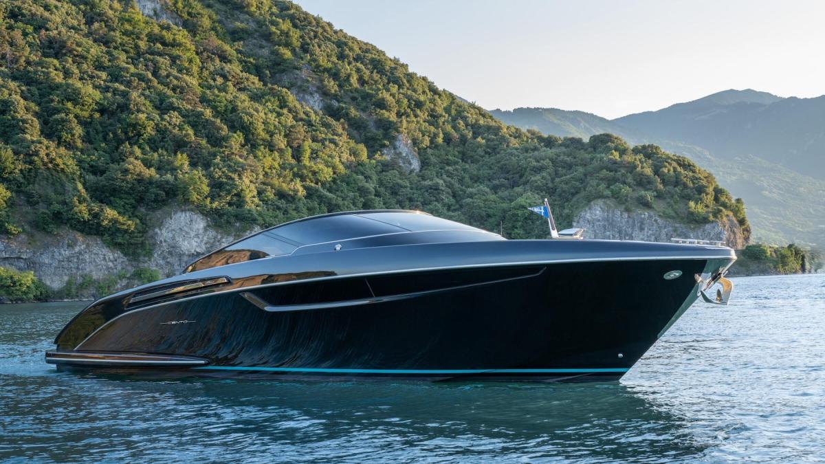 Riva Cento Limited Edition, 12 motoscafo da collezione