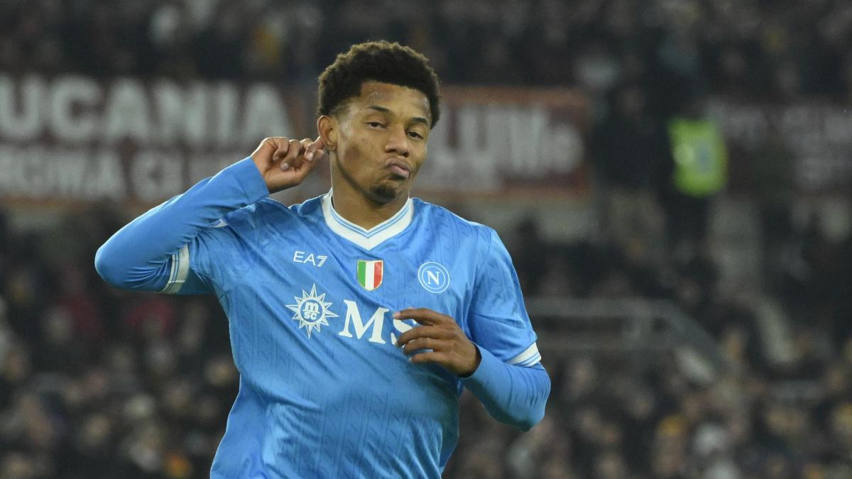 Napoli, i convocati per il Genoa: ci sono Beukema e Neres. Quattro gli assenti