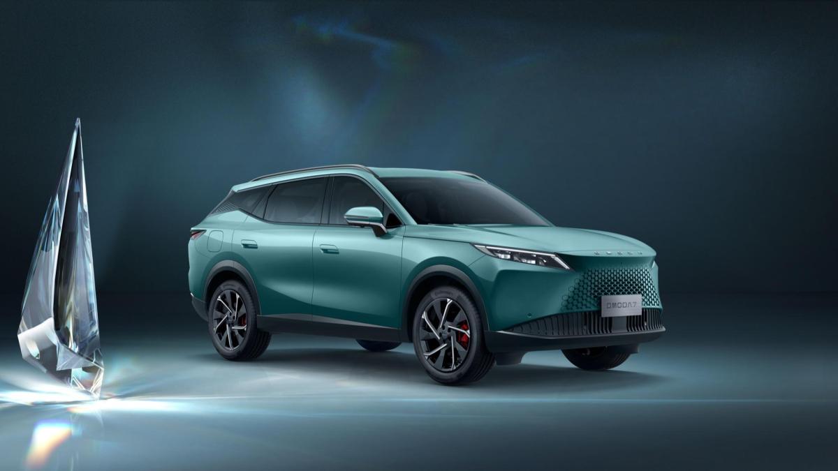 Omoda 7 Shs P, al debutto in Italia il nuovo crossover ibrido plug in