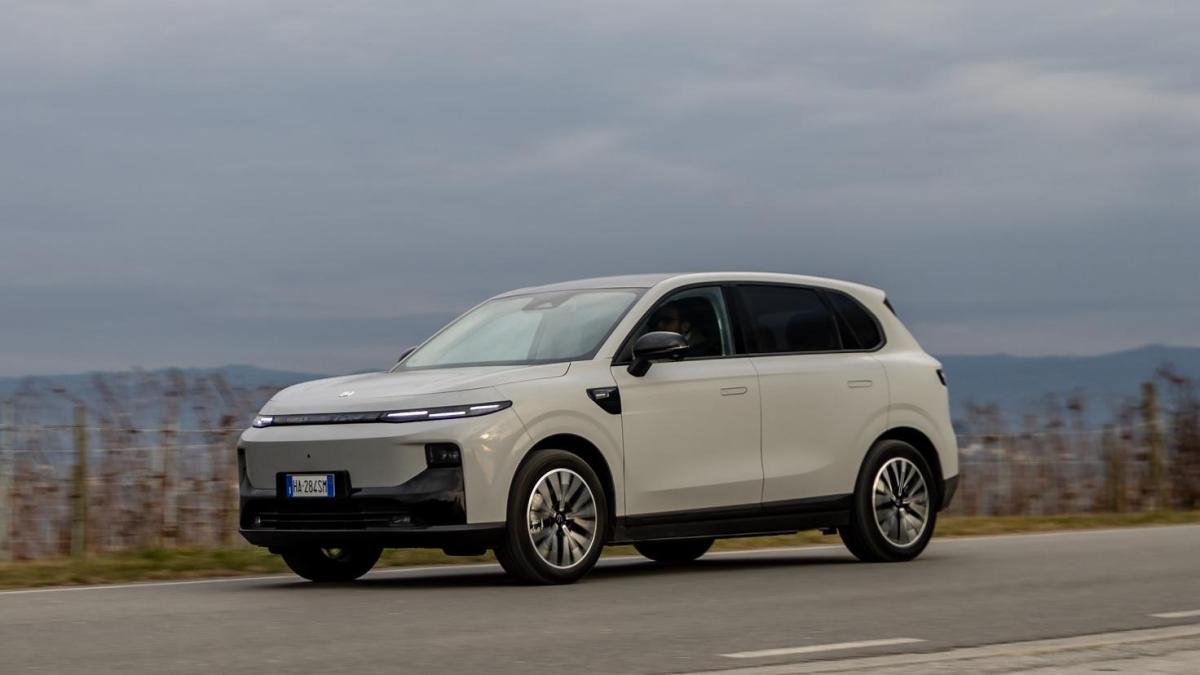 Leapmotor B10 Reev, nuovo Suv range extender da 80 km in elettrico