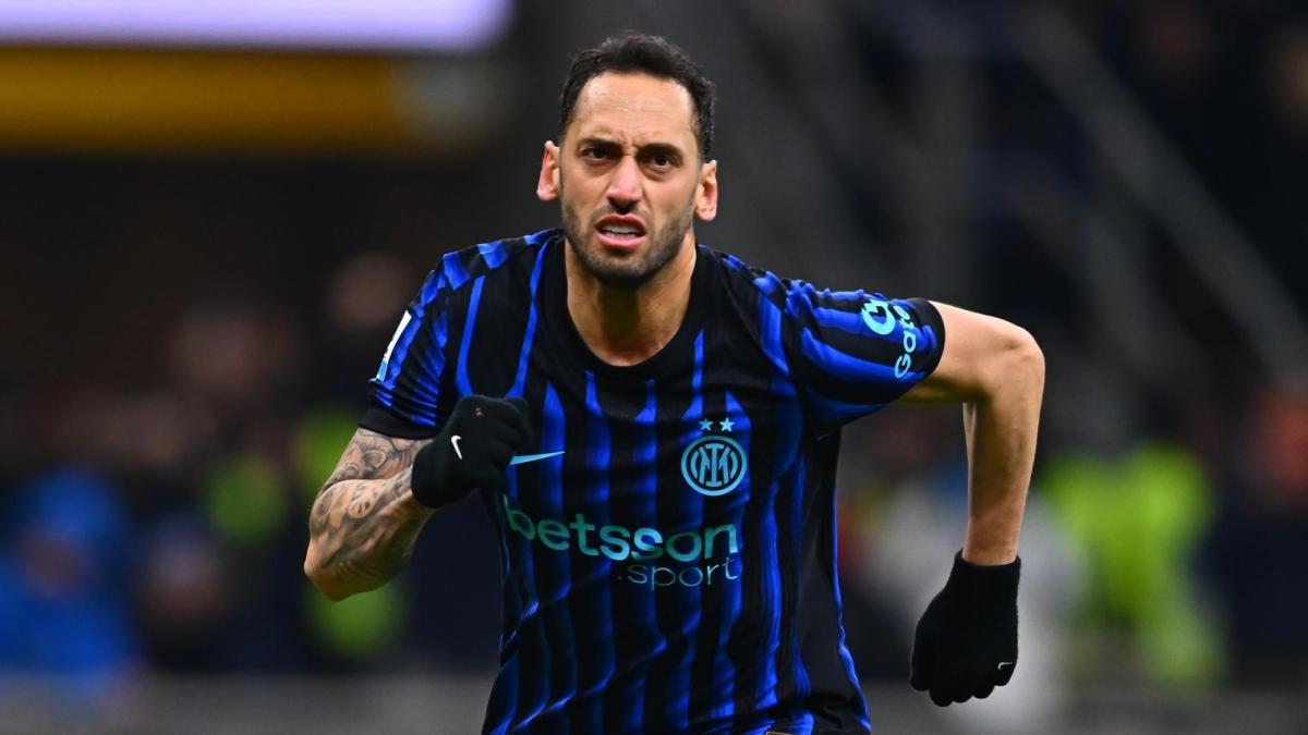 La primavera calda di Calhanoglu: o rinnova o può andarsene. I piani dell'Inter