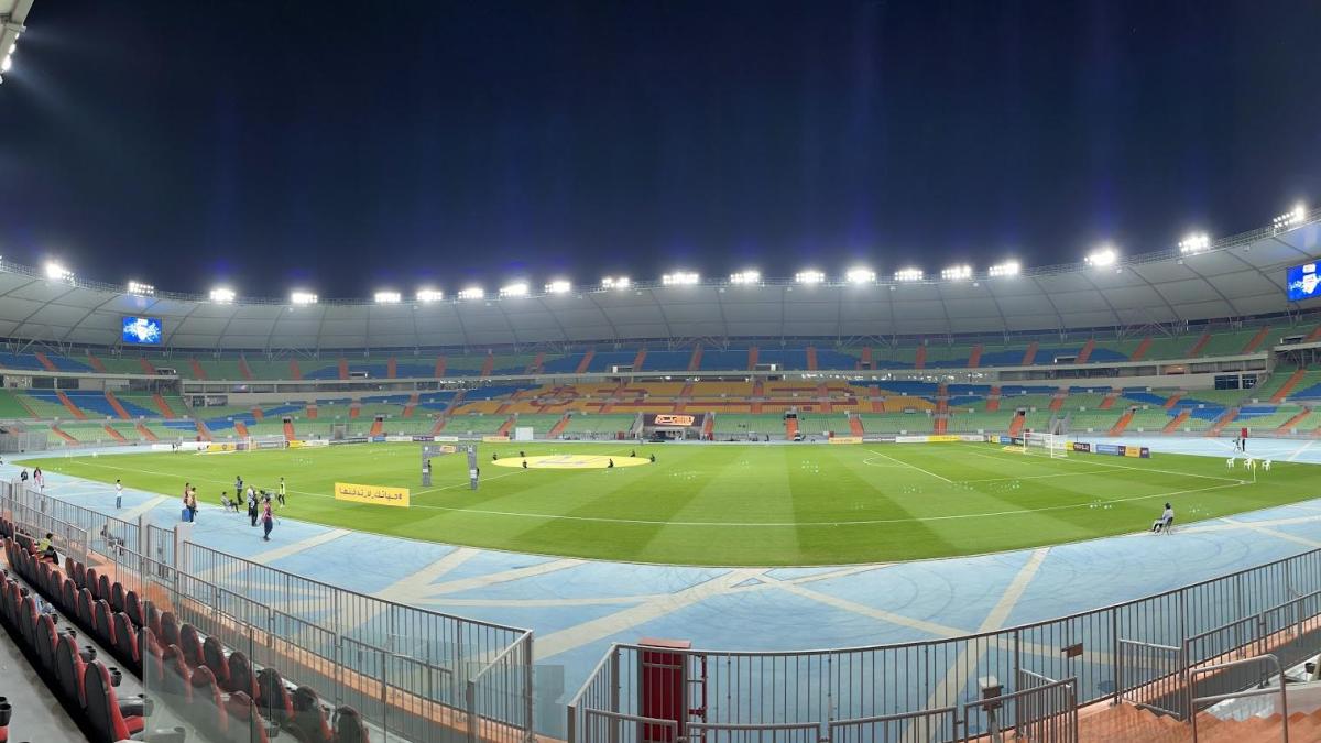 l altro lato del calcio in arabia in casa del jeddah sc 27mila posti e 27 spettatori