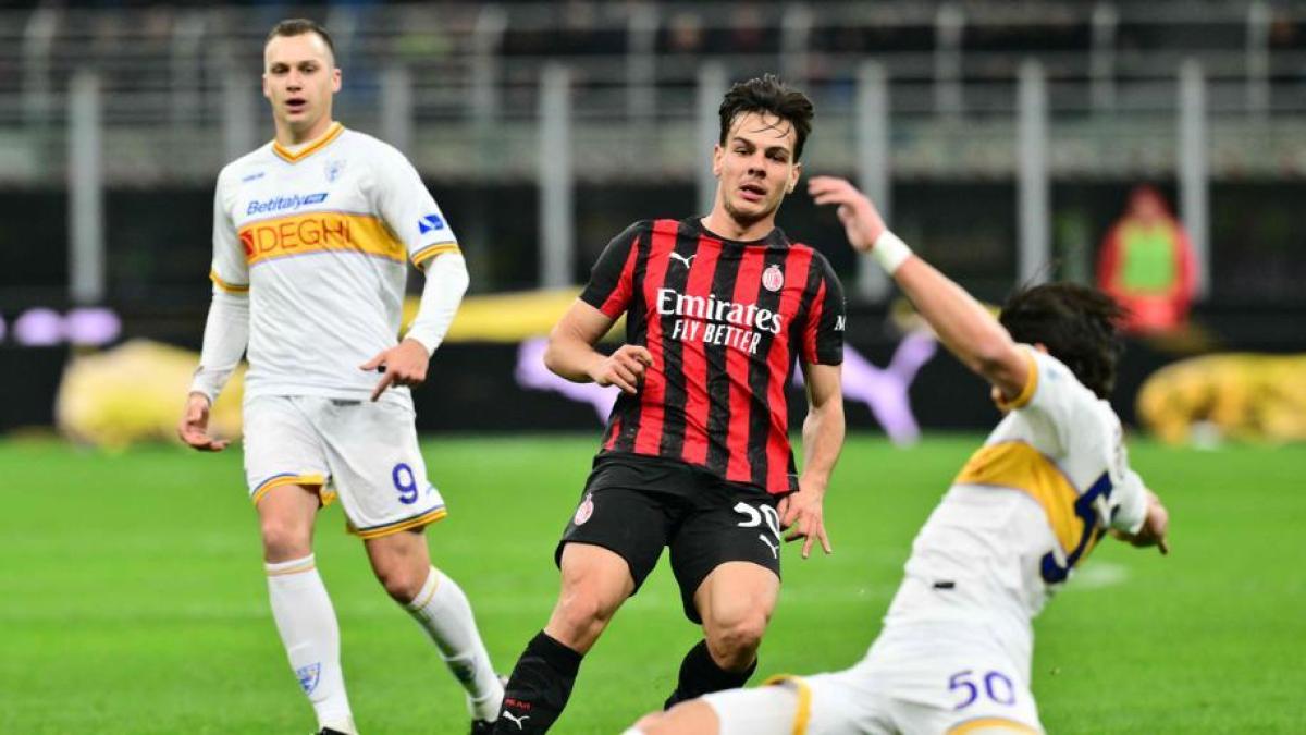 Milan-Como, le formazioni ufficiali: Allegri lancia Jashari, Fabregas con Paz davanti