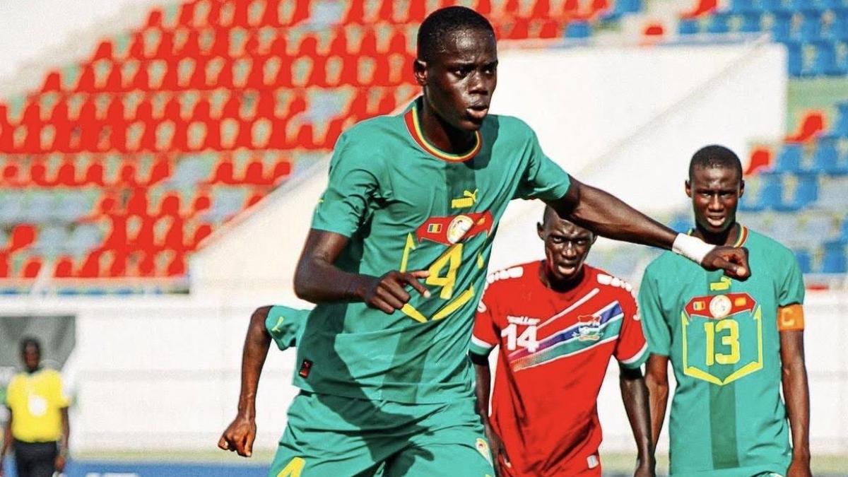 un difensore del 2008 per il milan vicino malick ciss233 senegalese che piaceva al bar231a