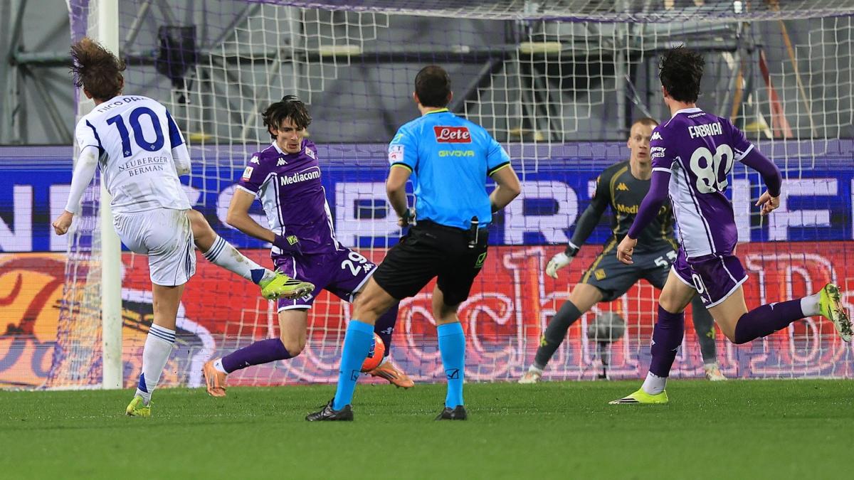 Campionato e Coppa Italia, il Como vola: gran rimonta con la Fiorentina, nei quarti il Napoli