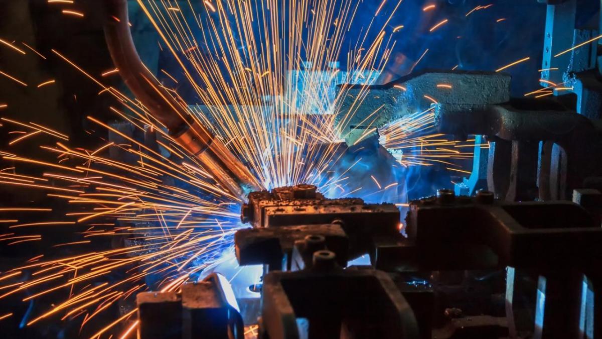 settore automotive il motore dell italia la rete di aziende che fabbricano il 195 del pil