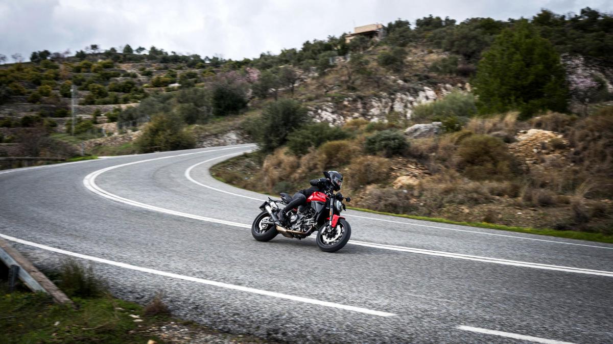 ducati monster 2026  potente facile premium la prova