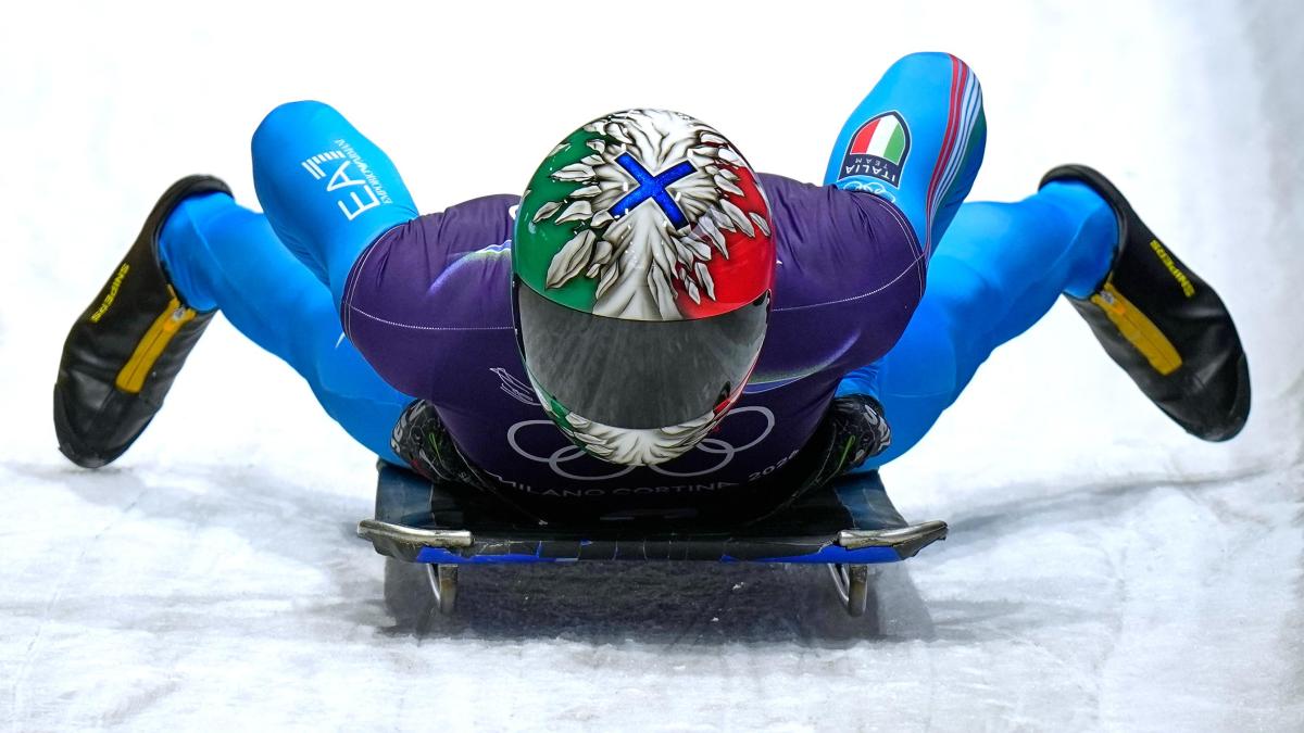 Mostri blu, draghi, vittime della guerra: i caschi dello Skeleton sono opere d'arte